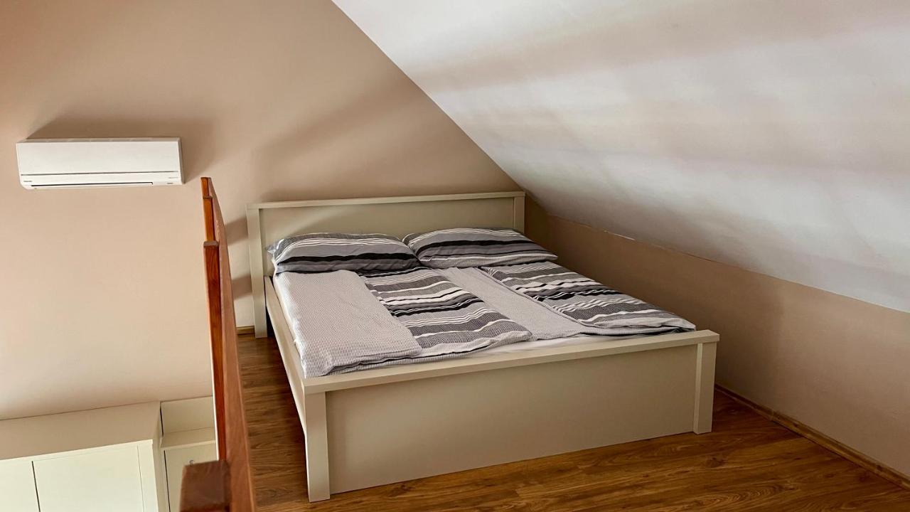 Gyula Var Premium Apartman Экстерьер фото